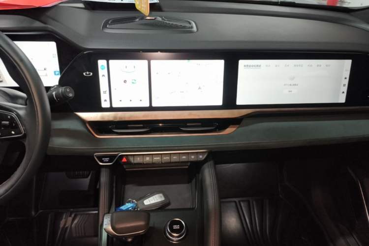 Used Geely Auto Monjaro L 2021 2.0TD High-Power Automatic All-Wheel Drive Luxury Version Audio And AC Panel