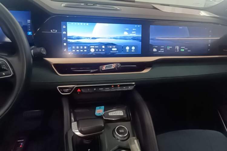 Used Geely Auto Monjaro L 2021 2.0TD DCT EVO Two-Wheel-Drive Flagship Version Audio And AC Panel