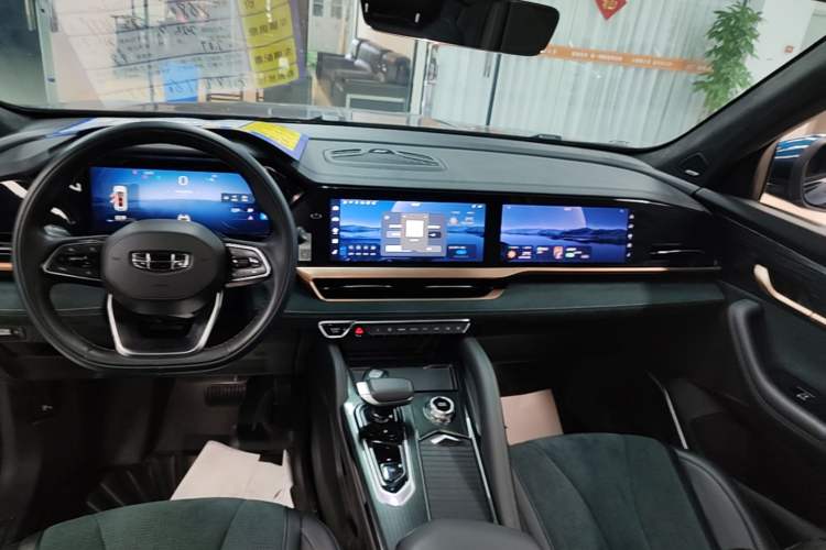 Used Geely Auto Monjaro L 2021 2.0TD DCT EVO Two-Wheel Drive Smart Luxury Version Audio And AC Panel
