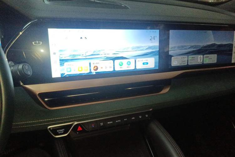 Used Geely Auto Monjaro L 2021 2.0TD DCT EVO Two-Wheel Drive Prestige Version Audio And AC Panel
