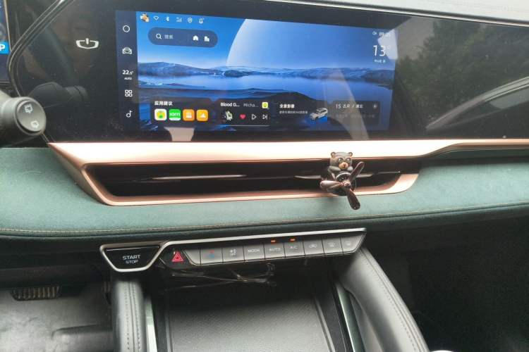 Used Geely Auto Monjaro L 2021 2.0TD High-Power Automatic All-Wheel Drive Luxury Version Audio And AC Panel
