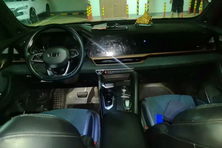 Used Geely Auto Monjaro L 2021 2.0TD DCT EVO Two-Wheel-Drive Flagship Version Center Console