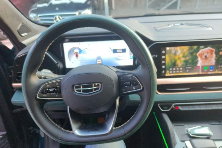 Used Geely Auto Monjaro L 2021 2.0TD High-Power Automatic All-Wheel-Drive Flagship Version Center Console