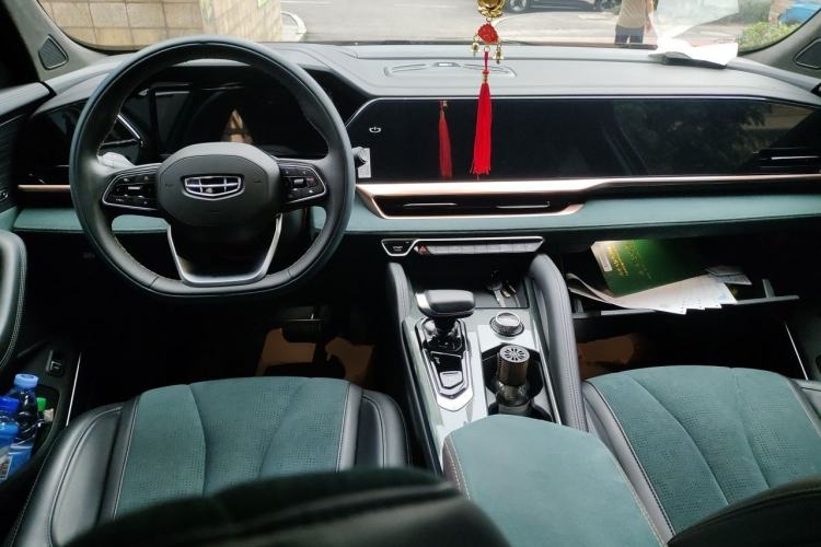 Used Geely Auto Monjaro L 2021 2.0TD DCT EVO Two-Wheel Drive Prestige Version Center Console