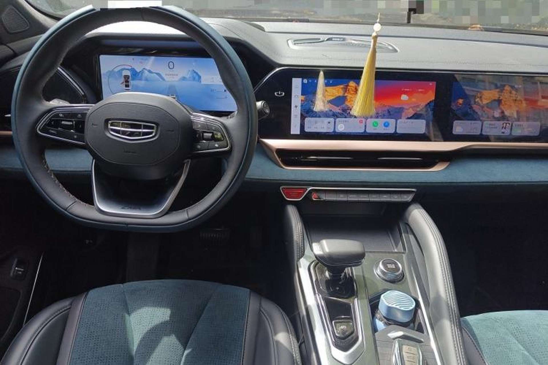 Used Geely Auto Monjaro L 2021 2.0TD DCT EVO Two-Wheel Drive Prestige Version Center Console