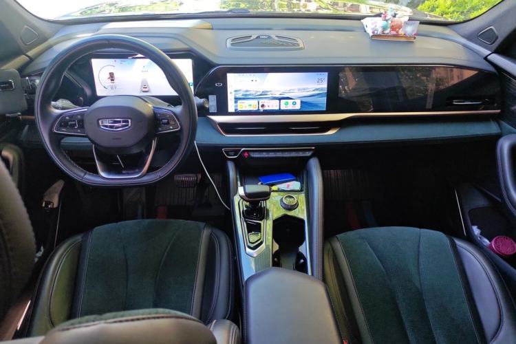 Used Geely Auto Monjaro L 2021 2.0TD DCT EVO Two-Wheel Drive Prestige Version Center Console