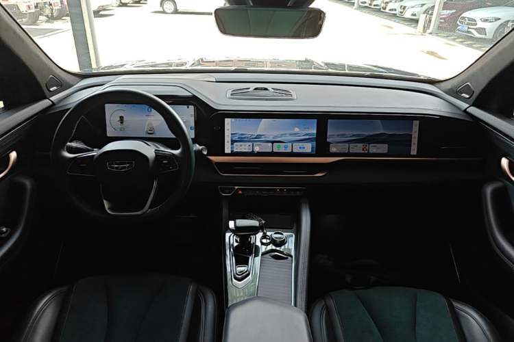 Used Geely Auto Monjaro L 2021 2.0TD DCT EVO Two-Wheel Drive Smart Luxury Version Center Console