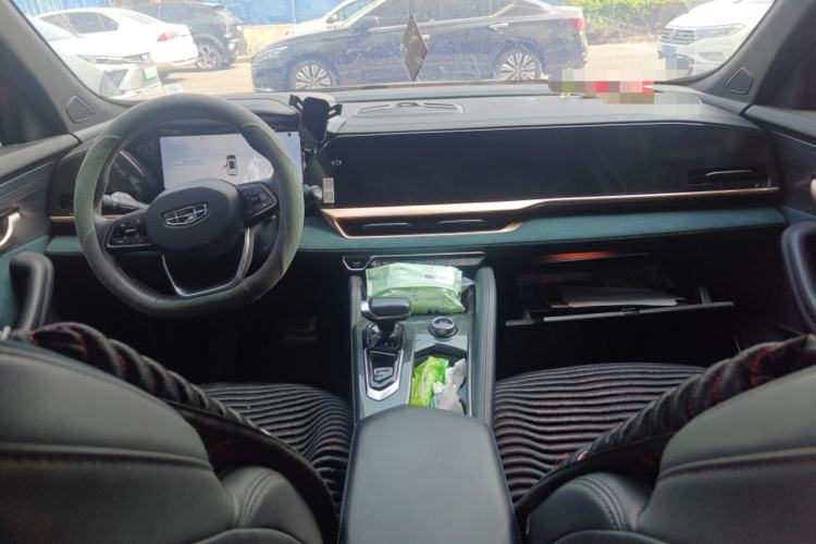 Used Geely Auto Monjaro L 2021 2.0TD DCT EVO Two-Wheel Drive Prestige Version Center Console