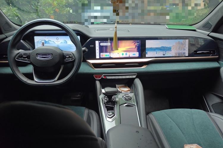 Used Geely Auto Monjaro L 2021 2.0TD DCT EVO Two-Wheel Drive Prestige Version Center Console