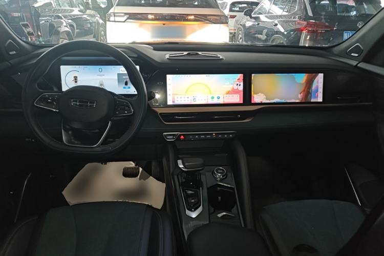 Used Geely Auto Monjaro L 2021 2.0TD DCT EVO Two-Wheel Drive Smart Luxury Version Center Console
