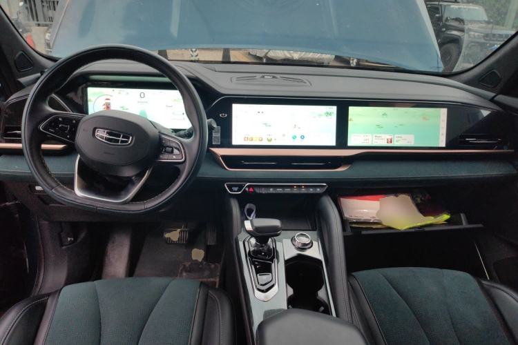 Used Geely Auto Monjaro L 2021 2.0TD DCT EVO Two-Wheel Drive Prestige Version Center Console