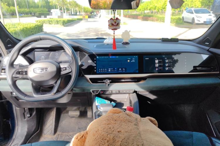 Used Geely Auto Monjaro L 2021 2.0TD DCT EVO Two-Wheel Drive Smart Luxury Version Center Console