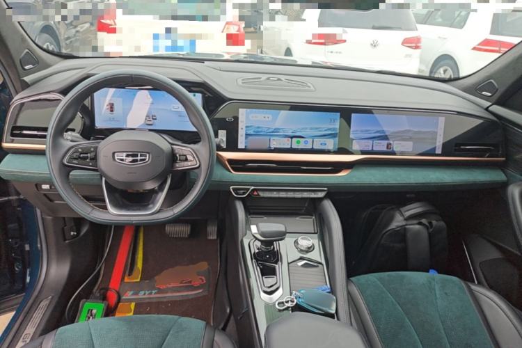 Used Geely Auto Monjaro L 2021 2.0TD High-Power Automatic All-Wheel-Drive Flagship Version Center Console