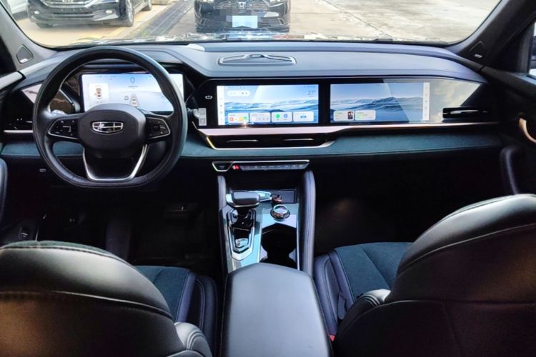 Used Geely Auto Monjaro L 2021 2.0TD High-Power Automatic All-Wheel-Drive Flagship Version Center Console