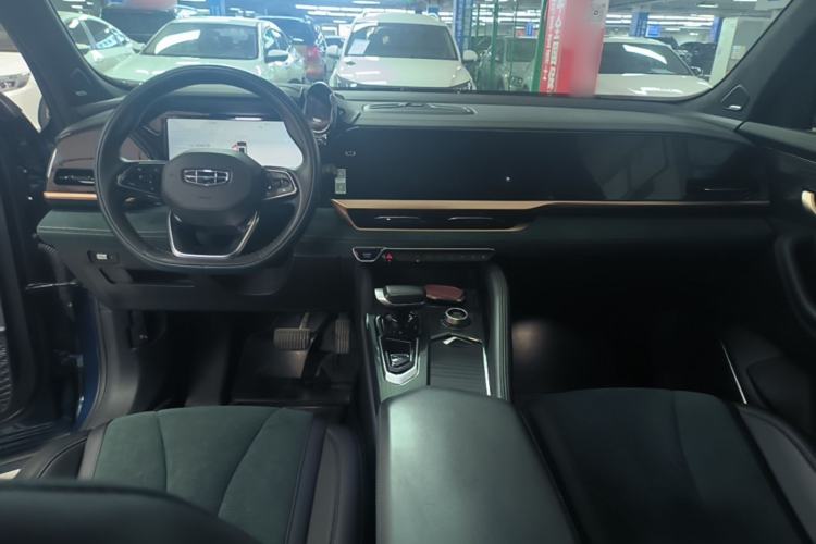 Used Geely Auto Monjaro L 2021 2.0TD High-Power Automatic All-Wheel-Drive Flagship Version Center Console