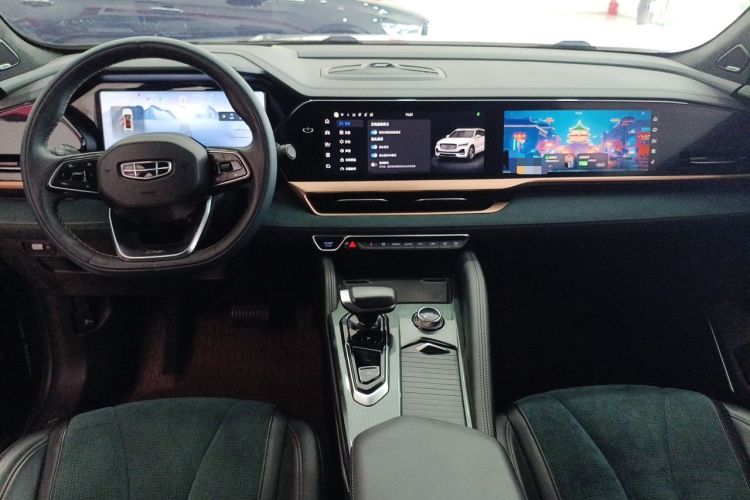 Used Geely Auto Monjaro L 2021 2.0TD High-Power Automatic All-Wheel-Drive Flagship Version Center Console