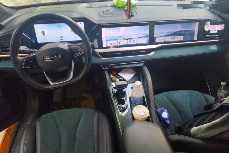 Used Geely Auto Monjaro L 2021 2.0TD DCT EVO Two-Wheel Drive Prestige Version Center Console