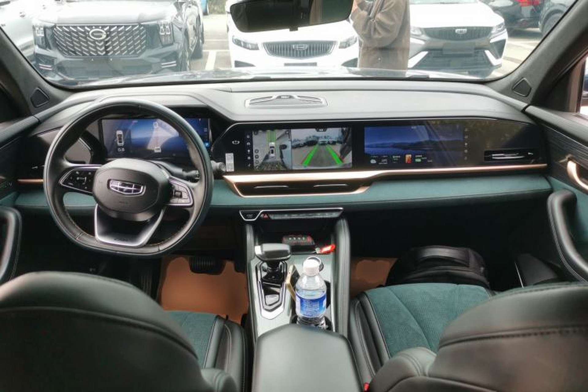 Used Geely Auto Monjaro L 2021 2.0TD DCT EVO Two-Wheel Drive Prestige Version Center Console