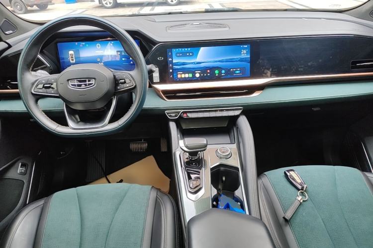 Used Geely Auto Monjaro L 2021 2.0TD High-Power Automatic All-Wheel Drive Luxury Version Center Console