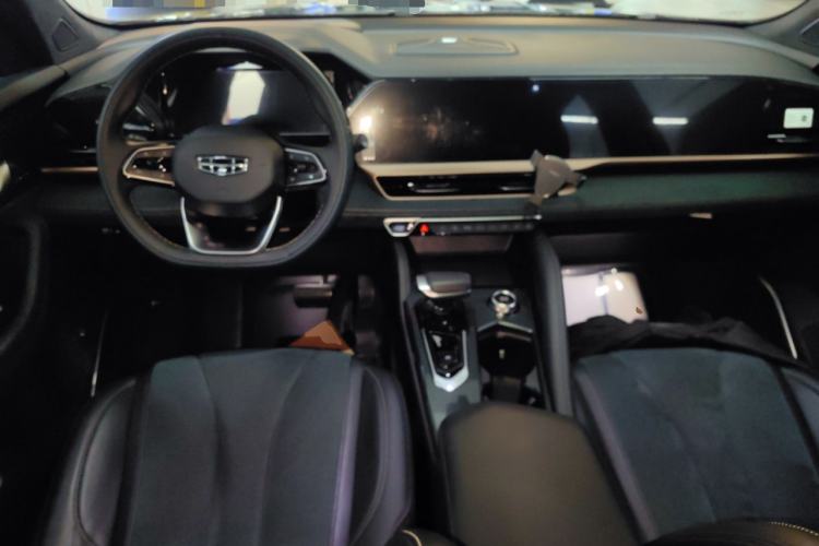 Used Geely Auto Monjaro L 2021 2.0TD DCT EVO Two-Wheel Drive Prestige Version Center Console