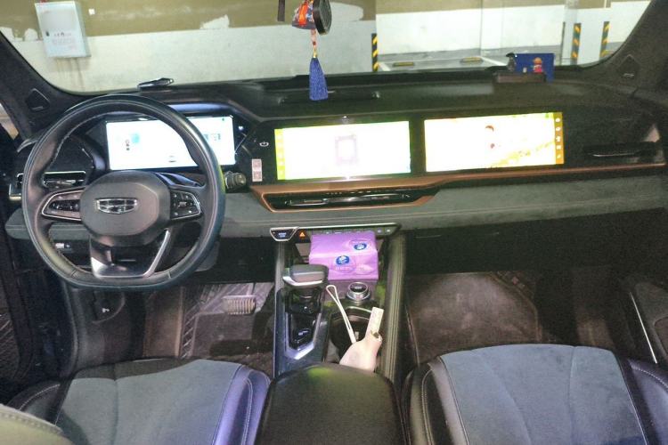 Used Geely Auto Monjaro L 2021 2.0TD DCT EVO Two-Wheel Drive Smart Luxury Version Center Console