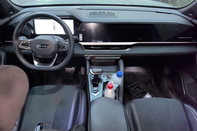 Used Geely Auto Monjaro L 2021 2.0TD DCT EVO Two-Wheel Drive Smart Luxury Version Center Console