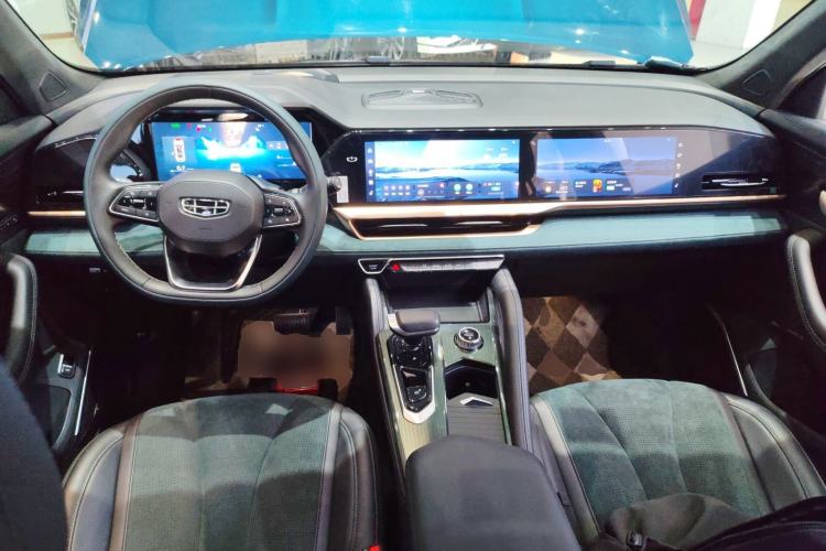 Used Geely Auto Monjaro L 2021 2.0TD DCT EVO Two-Wheel Drive Prestige Version Center Console