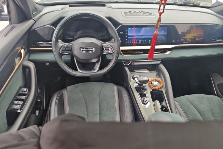 Used Geely Auto Monjaro L 2021 2.0TD High-Power Automatic All-Wheel-Drive Flagship Version Center Console