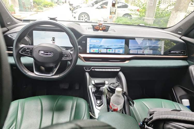 Used Geely Auto Monjaro L 2021 2.0TD DCT EVO Two-Wheel-Drive Flagship Version Center Console