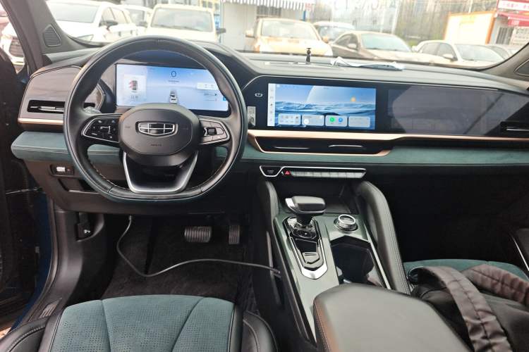 Used Geely Auto Monjaro L 2021 2.0TD DCT EVO Two-Wheel Drive Prestige Version Center Console