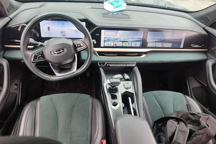 Used Geely Auto Monjaro L 2021 2.0TD DCT EVO Two-Wheel Drive Prestige Version Center Console
