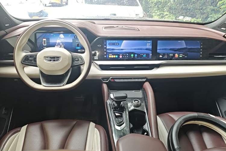 Used Geely Auto Monjaro L 2021 2.0TD DCT EVO Two-Wheel Drive Smart Luxury Version Center Console