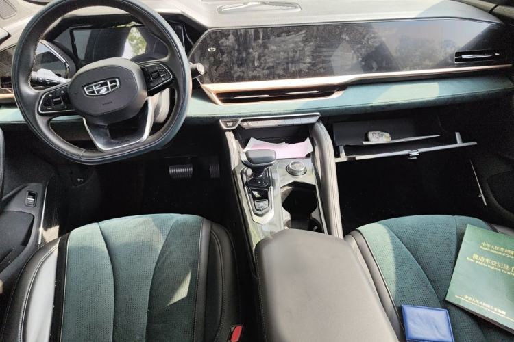 Used Geely Auto Monjaro L 2021 2.0TD DCT EVO Two-Wheel Drive Prestige Version Center Console