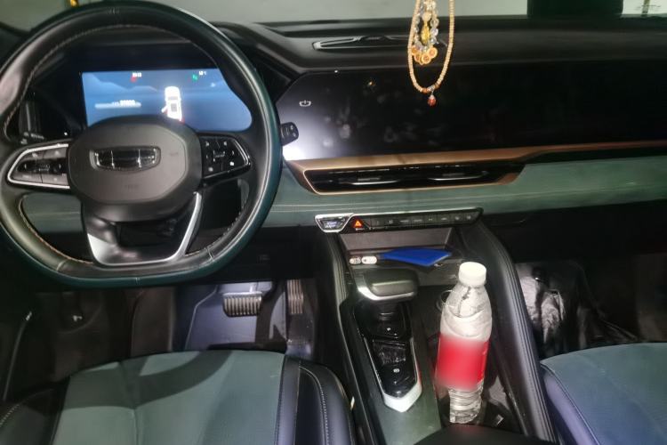 Used Geely Auto Monjaro L 2021 2.0TD High-Power Automatic All-Wheel Drive Luxury Version Center Console