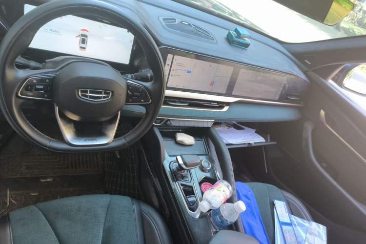 Used Geely Auto Monjaro L 2021 2.0TD DCT EVO Two-Wheel Drive Smart Luxury Version Center Console