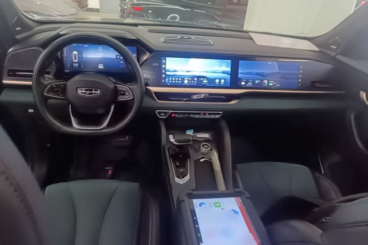 Used Geely Auto Monjaro L 2021 2.0TD DCT EVO Two-Wheel-Drive Flagship Version Center Console