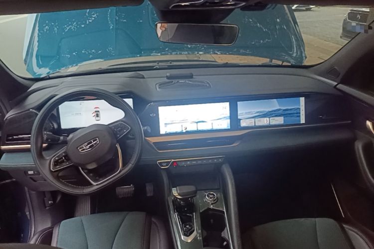 Used Geely Auto Monjaro L 2021 2.0TD DCT EVO Two-Wheel Drive Prestige Version Center Console