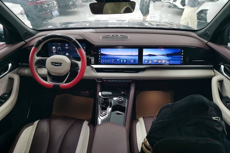 Used Geely Auto Monjaro L 2021 2.0TD DCT EVO Two-Wheel Drive Prestige Version Center Console
