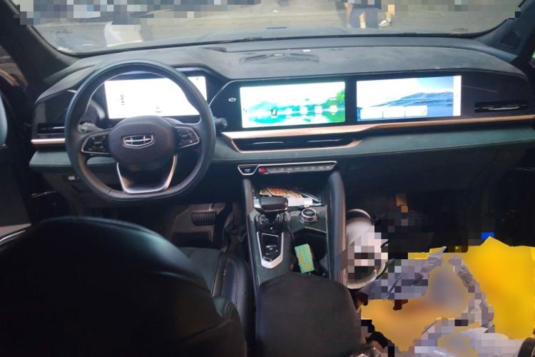 Used Geely Auto Monjaro L 2021 2.0TD DCT EVO Two-Wheel Drive Prestige Version Center Console