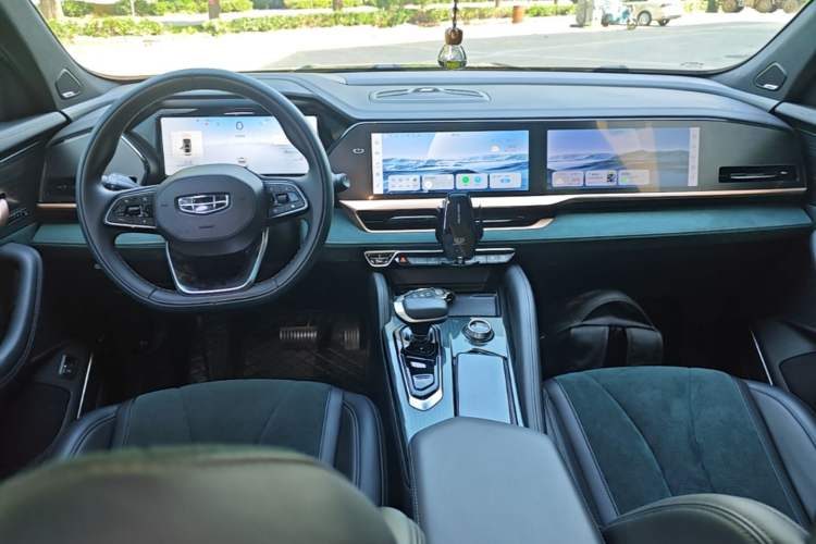 Used Geely Auto Monjaro L 2021 2.0TD DCT EVO Two-Wheel Drive Smart Luxury Version Center Console