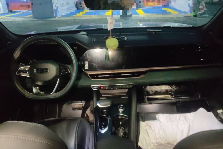 Used Geely Auto Monjaro L 2021 2.0TD High-Power Automatic All-Wheel-Drive Flagship Version Center Console