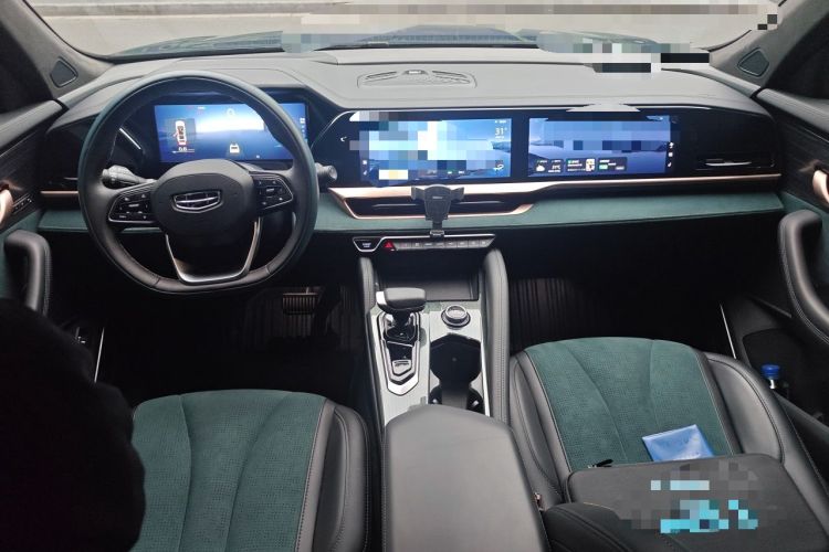 Used Geely Auto Monjaro L 2021 2.0TD DCT EVO Two-Wheel Drive Prestige Version Center Console