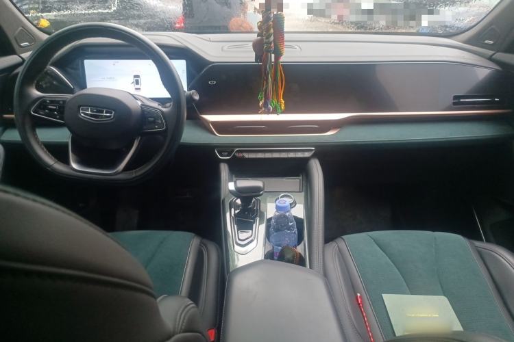 Used Geely Auto Monjaro L 2021 2.0TD High-Power Automatic All-Wheel-Drive Flagship Version Center Console
