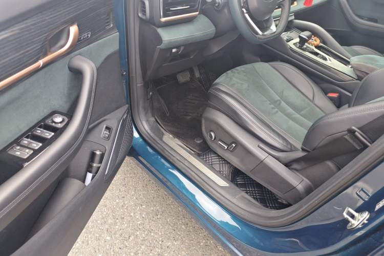 Used Geely Auto Monjaro L 2021 2.0TD High-Power Automatic All-Wheel-Drive Flagship Version Driver Seat