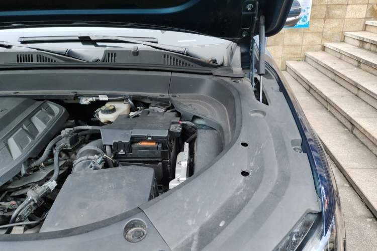Used Geely Auto Monjaro L 2021 2.0TD DCT EVO Two-Wheel Drive Prestige Version Engine Bay Left