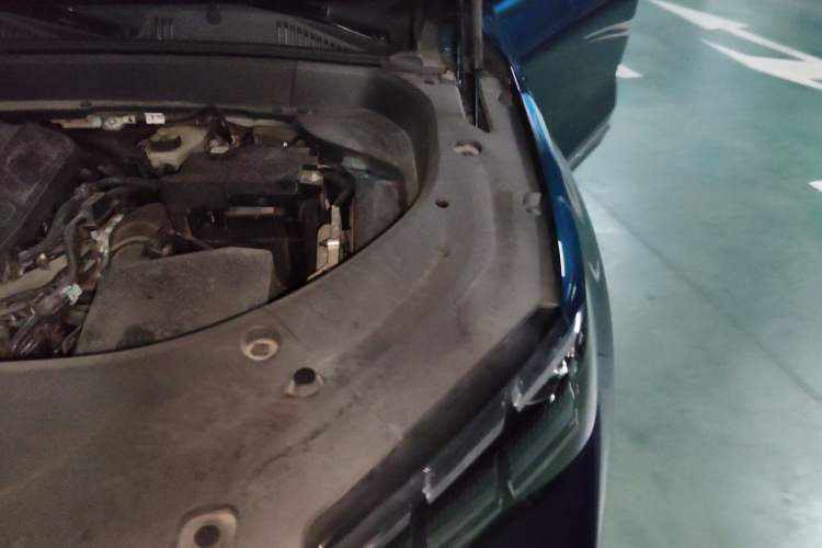 Used Geely Auto Monjaro L 2021 2.0TD DCT EVO Two-Wheel Drive Prestige Version Engine Bay Left