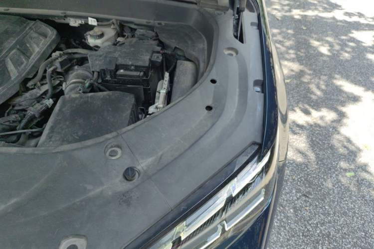 Used Geely Auto Monjaro L 2021 2.0TD DCT EVO Two-Wheel Drive Prestige Version Engine Bay Left