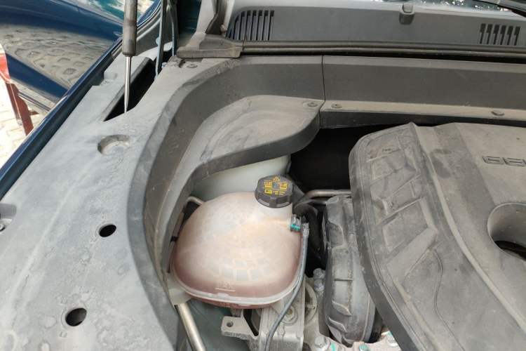 Used Geely Auto Monjaro L 2021 2.0TD DCT EVO Two-Wheel Drive Smart Luxury Version Engine Bay Right