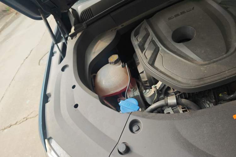 Used Geely Auto Monjaro L 2021 2.0TD DCT EVO Two-Wheel Drive Prestige Version Engine Bay Right