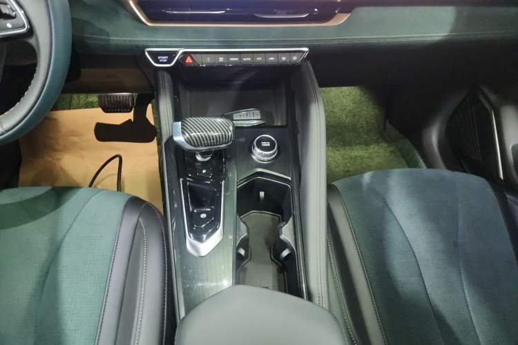 Used Geely Auto Monjaro L 2021 2.0TD DCT EVO Two-Wheel Drive Prestige Version Gear Lever
